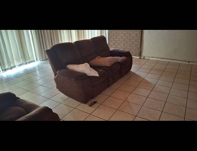 3 BEDROOM HOUSE FOR SALE IN VANDERBIJLPARK CW 3